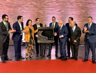 Lula inaugura com prefeito Eduardo Paes placa de revitalização do MAM