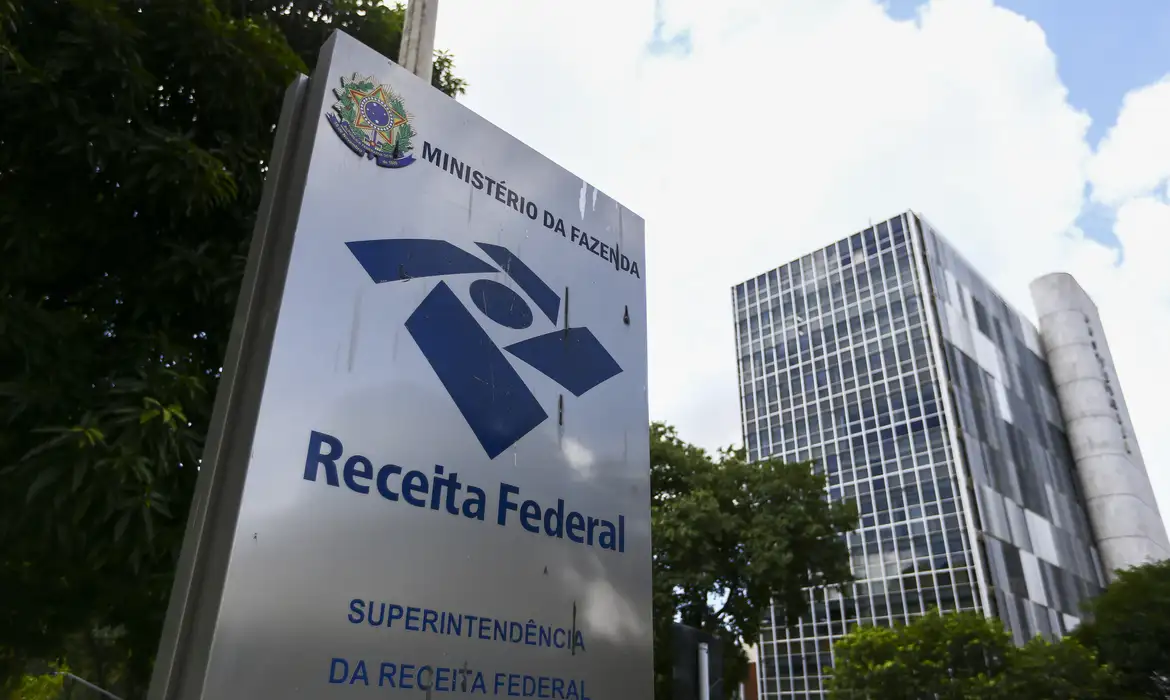 Arrecadação federal em outubro fecha com maior resultado em 30 anos