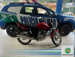  Polícia Militar realiza apreensão de motocicleta após tentativa de fuga em Campos Belos