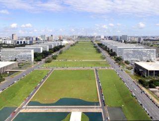 Participação da mulher no funcionalismo público federal sobe para 45%