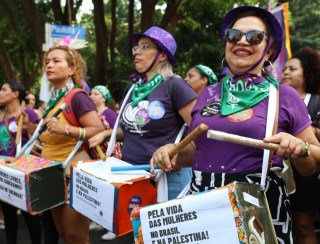 SP: mulheres protestam por direito ao aborto e pelo fim da escala 6x1