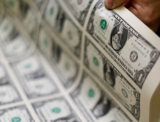 Dólar cai para R$ 5,81 em dia de trégua com moedas emergentes