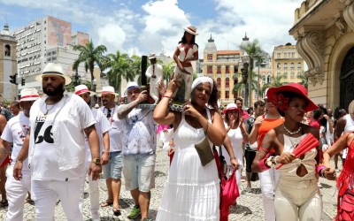 Hoje é Dia: combate à intolerância religiosa e parteiras são destaques