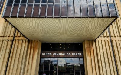 Juros médios cobrados pelos bancos chegam a 42,3% ao ano em janeiro