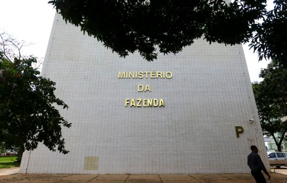 Fazenda esclarece que não pretende cobrar IBS e CBS de fundos